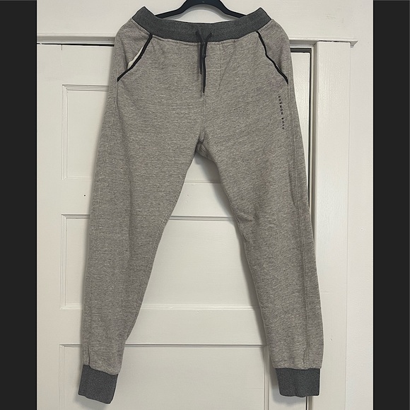 EUC Men’s Small Scotch & Soda Drawstring Joggers With Rear Zipper Pocket In Grey - Picture 1 of 10